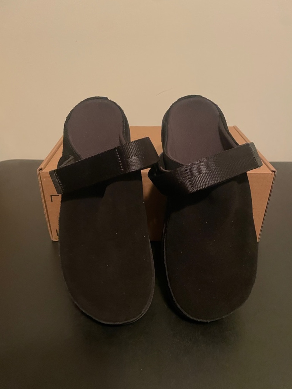 UGG Goldenstar Clog Women’s 10 JB - Picture 2 of 4